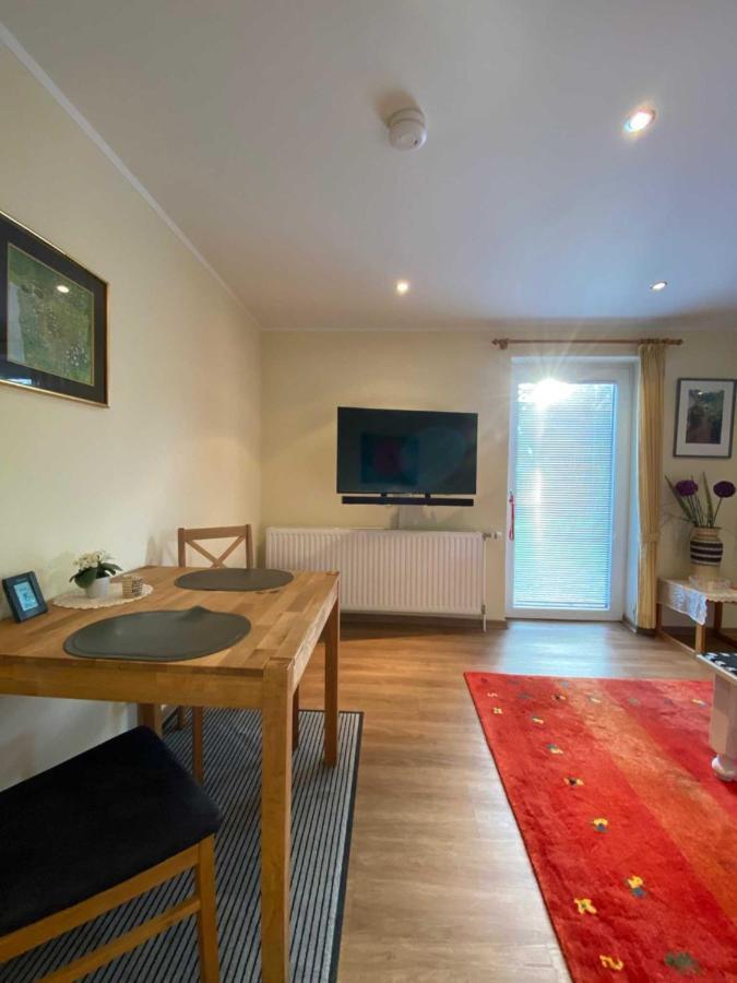 App 3 Apartment List Bagian luar foto